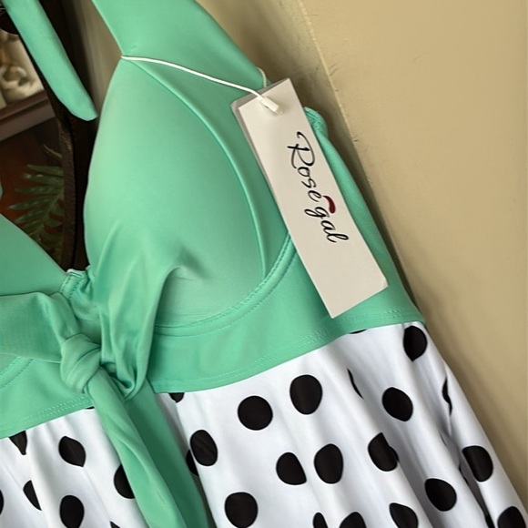 Brand New Rosegal Plus Size Swim Tankini Top Flowy Halter Green w/ Polka Dots - Picture 10 of 16